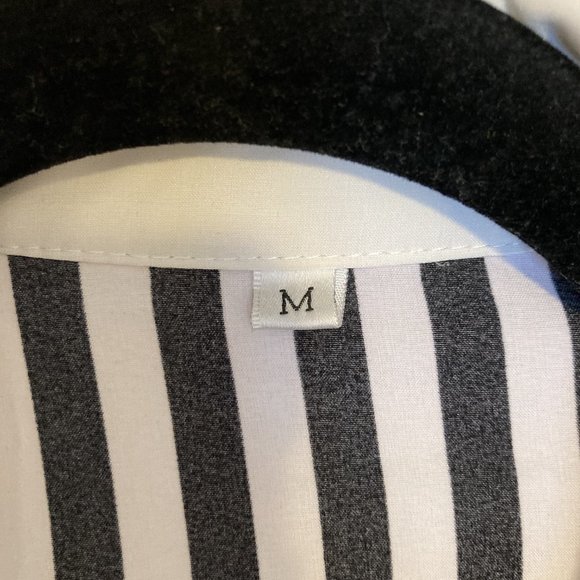 Cute blouse with stripes - Picture 2 of 5